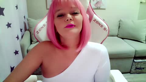 Christi online show from February 2025 10:09:02 AM