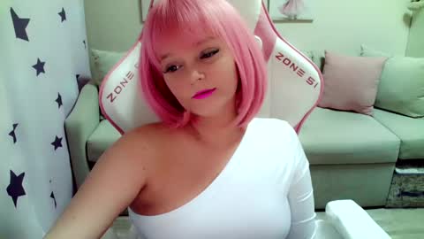 Christi online show from March 2025 04:35:02 PM