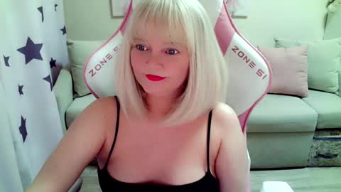 Christi online show from September 2025 08:16:01 AM