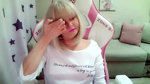 Christi online show from November 2025 06:40:02 AM