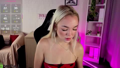 hristy3 online show from November 2025 12:56:02 AM