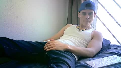 Chrixtopherobin online show from December 2024 08:28:02 PM