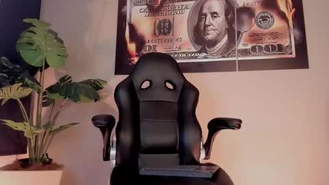 chrizmacgregor online show from December 2025 12:17:02 AM