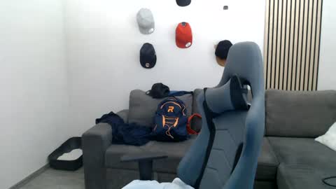 Chrizz online show from July 2026 03:54:02 PM