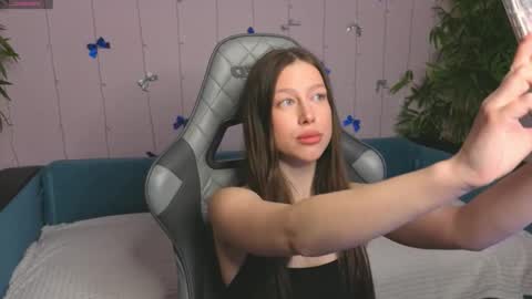 EvaBlonde TayaBrunette EliieBlack hair online show from January 2026 08:29:01 AM