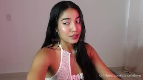 Snapshot of chromebabe_ chatting on May 2026 10:05:01 PM Gwendy Fox online show from May 2026 10:05:01 PM