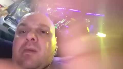 Chubbydutch man online show from October 2025 07:05:02 AM