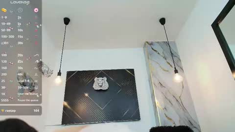 ...   ... online show from November 2025 03:39:01 AM