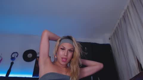 Snapshot of cicimom chatting on April 2026 04:59:02 AM cicimom online show from April 2026 04:59:02 AM