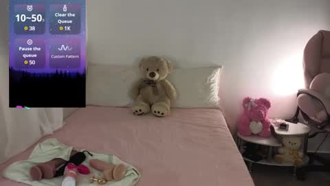 Snapshot of cielo_18d chatting on December 2024 04:56:02 AM Mia online show from December 2024 04:56:02 AM