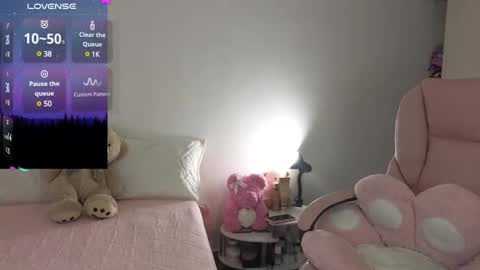 Snapshot of cielo_18d chatting on December 2024 03:38:02 AM Mia online show from December 2024 03:38:02 AM