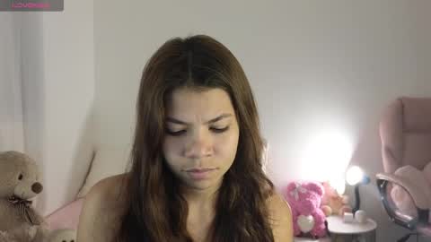 Snapshot of cielo_18d chatting on January 2025 04:01:02 AM Mia online show from January 2025 04:01:02 AM