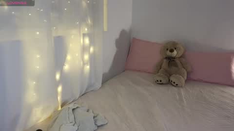 Snapshot of cielo_18d chatting on January 2025 04:37:01 AM Mia online show from January 2025 04:37:01 AM