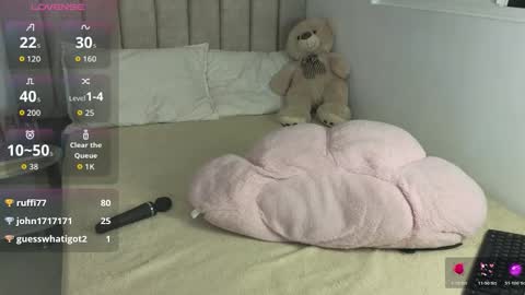 Snapshot of cielo_18d chatting on February 2026 03:51:02 AM Mia online show from February 2026 03:51:02 AM