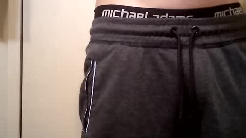 Snapshot of ciestep8216 chatting on December 2024 11:00:01 AM ciestep8216 online show from December 2024 11:00:01 AM