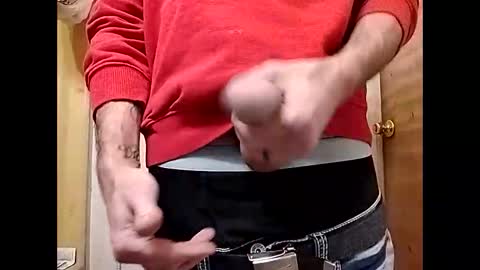 Snapshot of ciestep8216 chatting on January 2025 06:37:02 PM ciestep8216 online show from January 2025 06:37:02 PM