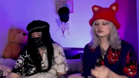 Snapshot of cigaretteduringsex chatting on September 2025 01:56:01 PM Helen and Teya online show from September 2025 01:56:01 PM