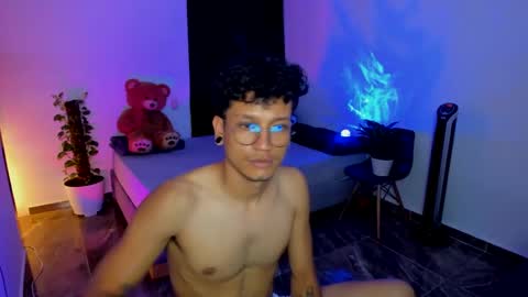 Snapshot of cinamon_kingdom chatting on January 2025 05:42:02 AM Luna and Sebas online show from January 2025 05:42:02 AM