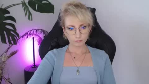 Snapshot of cinderellamoon chatting on July 2026 05:32:01 AM Cinderella online show from July 2026 05:32:01 AM