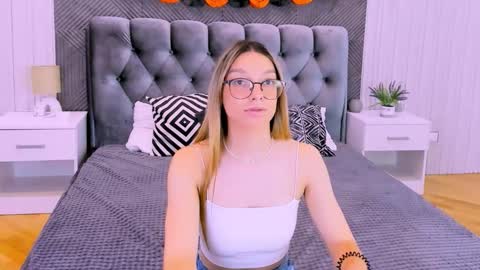 cindymori online show from November 2025 02:30:01 PM