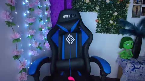 Snapshot of cinthiacarter chatting on September 2025 04:23:01 AM CinthiaCarter online show from September 2025 04:23:01 AM