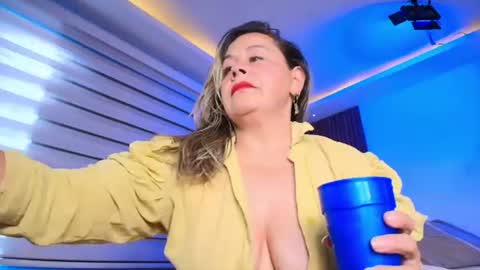 Snapshot of cinthya_roberts chatting on June 2026 07:28:02 PM Cinthya online show from June 2026 07:28:02 PM