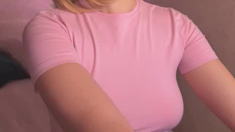 karina online show from December 2025 03:39:02 PM