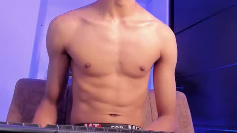 cj_davis1 online show from November 2025 01:43:01 PM