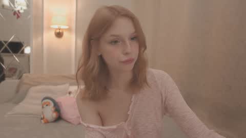 Snapshot of claire_bennett chatting on October 2025 11:35:01 PM Claire Bennett online show from October 2025 11:35:01 PM