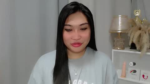 Snapshot of claire_wntr chatting on May 2026 12:15:01 PM CLAIRE online show from May 2026 12:15:01 PM