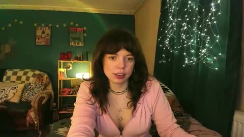 Snapshot of clancyosbourne chatting on February 2026 06:37:02 PM Clancy online show from February 2026 06:37:02 PM