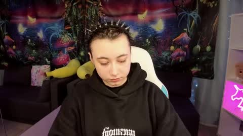 clarabenson online show from April 2026 08:57:01 PM