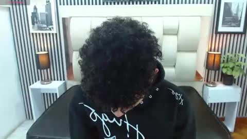 Clarense online show from November 2025 01:56:02 PM