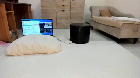 Snapshot of classy_medeeea chatting on June 2026 02:33:01 AM Deea xxx online show from June 2026 02:33:01 AM