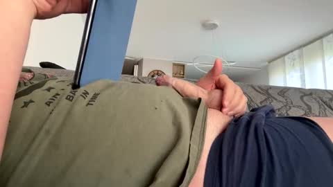 Snapshot of clau1935 chatting on March 2026 01:28:01 PM Michel online show from March 2026 01:28:01 PM