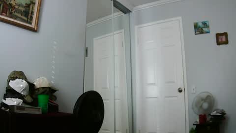 Claudia online show from February 2025 03:52:01 PM
