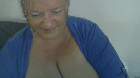 Snapshot of claudineddd chatting on January 2025 12:42:01 AM ClaudineDDD online show from January 2025 12:42:01 AM