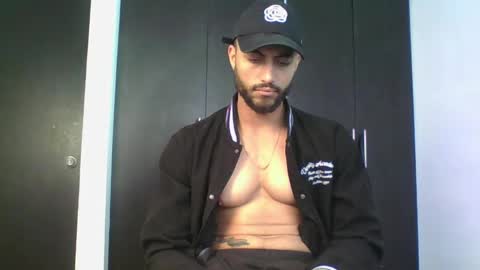 Snapshot of claybrown_ chatting on April 2026 05:25:01 PM Clay online show from April 2026 05:25:01 PM