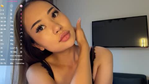 Snapshot of clemenciakempa chatting on May 2026 01:19:01 PM Lili online show from May 2026 01:19:01 PM