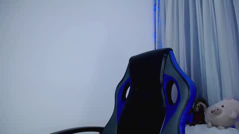  Nicol  online show from October 2025 02:45:02 AM