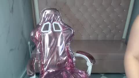 Clhoe online show from February 2026 08:04:01 PM