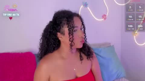 Snapshot of cloe_25 chatting on June 2026 02:12:01 AM cloe_25 online show from June 2026 02:12:01 AM