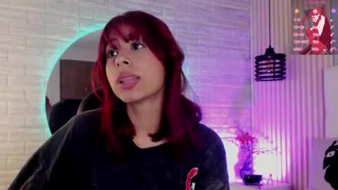 Cloe online show from December 2024 06:43:01 PM