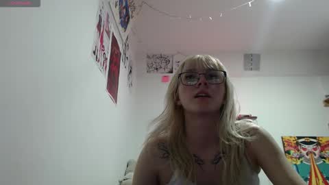 Snapshot of cloe_five chatting on February 2026 06:47:01 PM CLOE online show from February 2026 06:47:01 PM