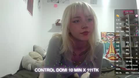 Snapshot of cloe_five chatting on March 2026 10:47:01 PM CLOE online show from March 2026 10:47:01 PM