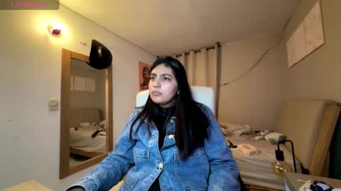 cloe small online show from February 2026 01:34:01 AM