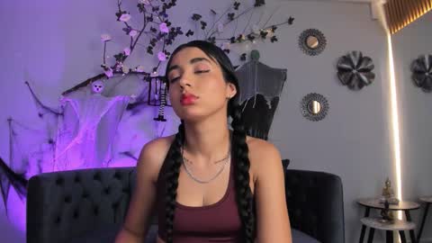 CLOE  online show from October 2025 03:30:01 AM