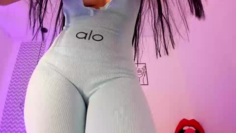 cloe online show from October 2025 01:45:02 PM