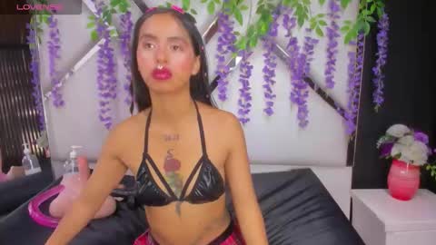 Snapshot of cloemorenti_ chatting on May 2026 03:50:01 PM CloeMorenti online show from May 2026 03:50:01 PM