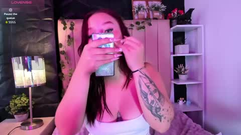 Snapshot of cloey_bentley chatting on May 2026 08:39:01 PM cloey_bentley online show from May 2026 08:39:01 PM
